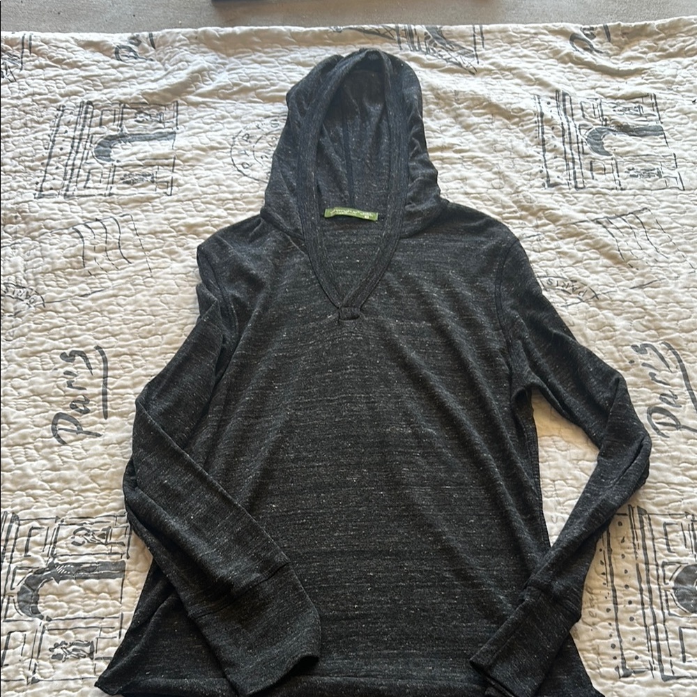 Alternative Black V-Neck Sweater Lightweight Knit